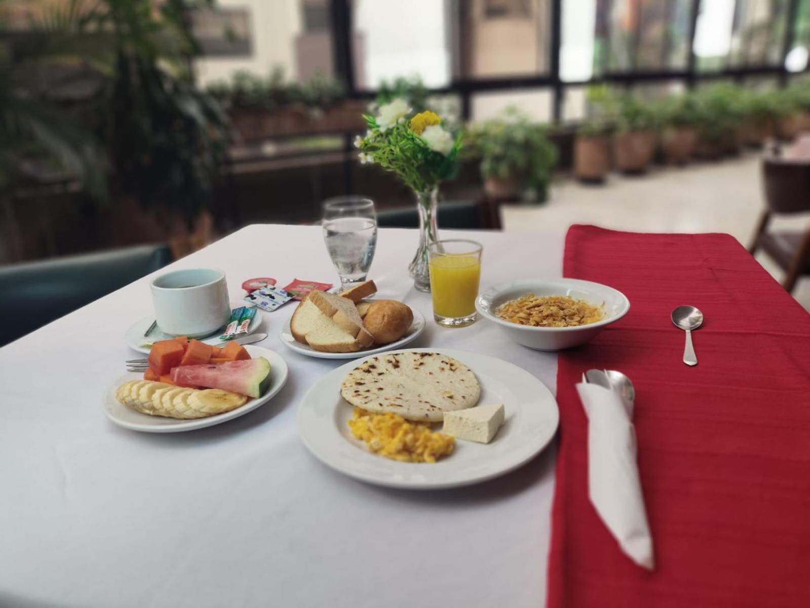 Gran Hotel Medellin Ngoại thất bức ảnh